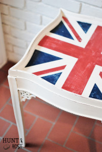 weathered union jack flag side table chalkpaint huntandhost.net