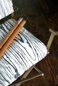 This mid-century desk chair gets a powerful neutral makeover with fois bois fabric. www.huntandhost.net