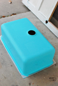 DIY outdoor party buffet in pool blue using...the kitchen sink! www.huntandhost.net