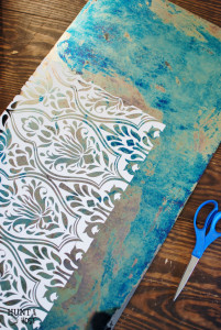 Gorgeous Damask Antique Mirror DIY tutorial. Easy steps using Amy Howard's Antique Mirror solutions by www.huntandhost.net