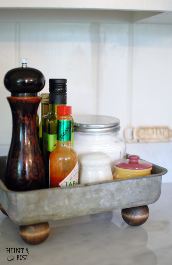 Garage sale items become easy five minute farmhouse projects! Like this five minute farmhouse footed tray from www.huntandhost.net