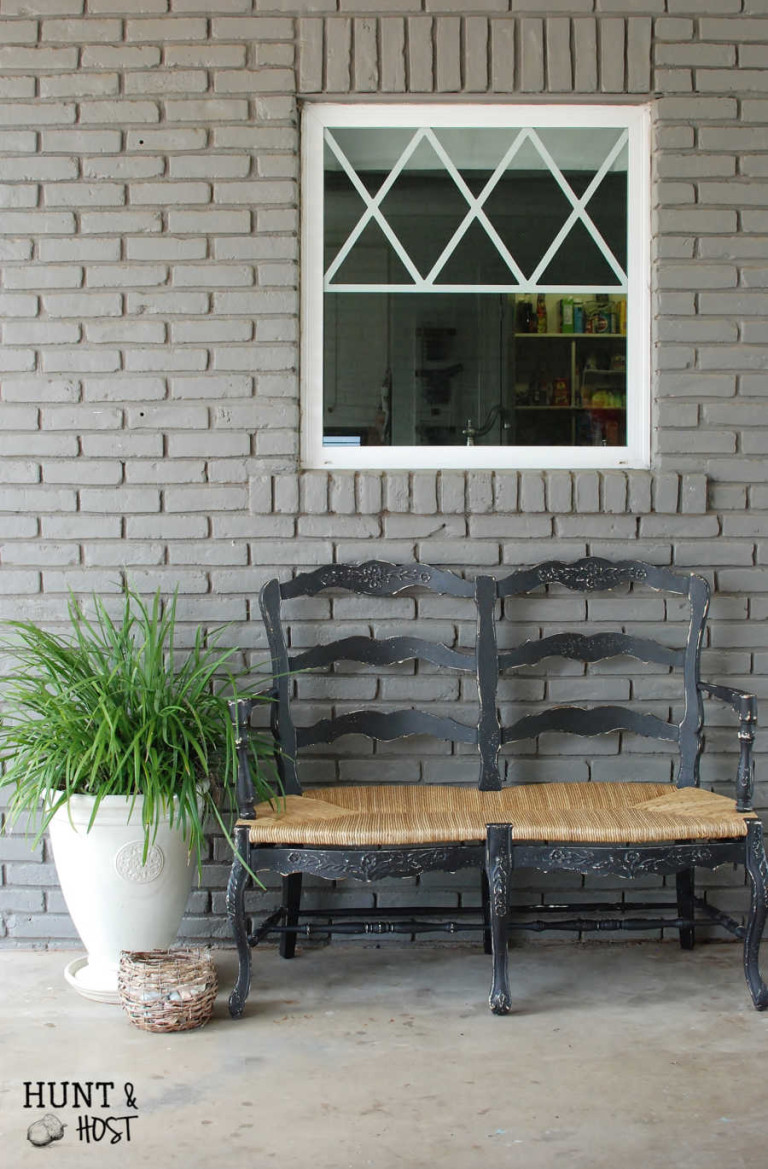 This Seagull inspired coastal bench makeover is just one of many coastal inspired furniture flips you'll find here! www.huntandhost.net
