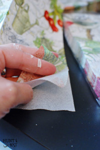 This boring tray gets a farmhouse garden makeover. A DIY napkin "painting" tutorial. www.huntandhost.net
