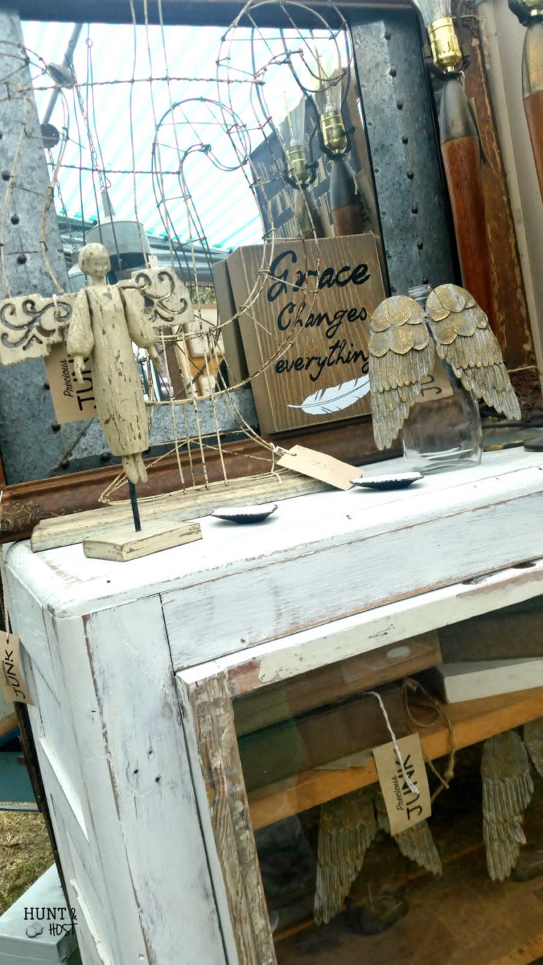 Tips for navigating Round Top Antiques Week for a beginner. A map and details of how to spend the day if you are a 1st time hunter at Texas Antiques Week.