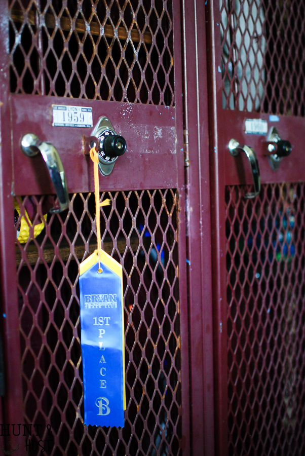 Old school lockers or gym lockers make great storage but you can add more. Here is an easy way to add extra storage to these vintage lockers. Perfect for a boy's room, laundry room or kid's storage.