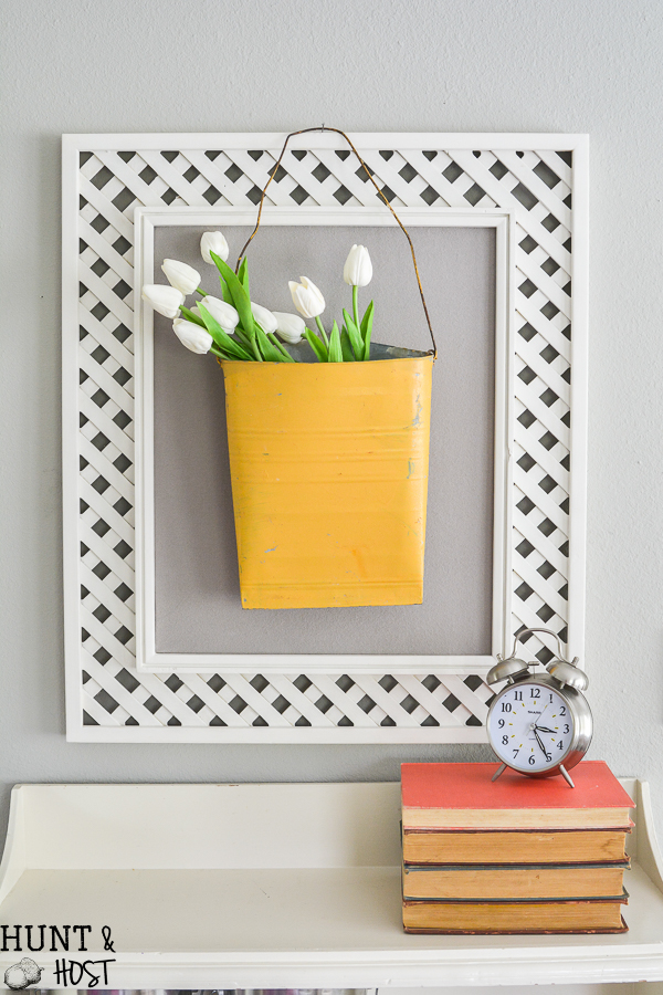 Tips for easy DIY art you can freshen up your old picture frames with! Two ideas for DIY artwork on a budget.