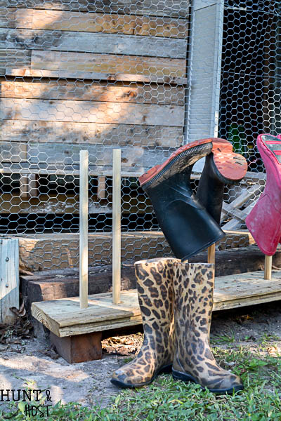 Do you have boot and shoes scattered everywhere? This easy DIY boot rack will take an afternoon to make and get those muck boots organized!