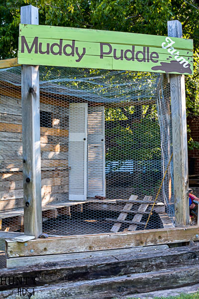How to make a large sign DIY tutorial. Big signs are easy to make, here are a few options to make your and there are even some options to make a sign without a cutting machine