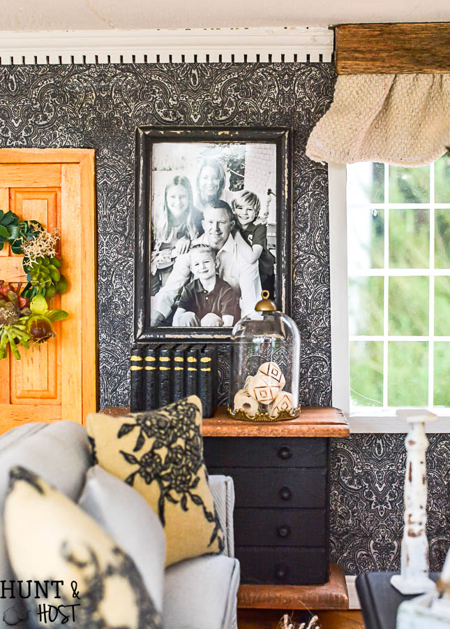 My childhood dollhouse DIY makeover is complete for the dollhouse kitchen and living room! Tons of dollhouse ideas from the One Room Challenge.