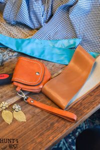 Quick tips on how to make leather earrings from old shoes! Handmade leather earrings are simple to make from the smallest scrap leather pieces you already have in your closet! Teardrop leather earrings and feather leather earring DIY tutorial.