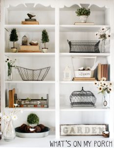 Over 25 bird nest decorating ideas for you to add some natural decor to your home. Great tips on how to make decorative bird nest yourself or how to style real bird nests you may have collected. Plus a few recipes for edible bird nests!