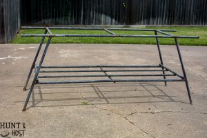 How to make a sleek potting table. This potting bench, painted black is a departure from the chippy white farmhouse look. Plus three must see ideas for professional and fast painted outdoor furniture with Wagner paint sprayers.