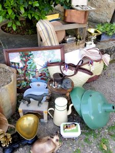 Join me on a French brocante shopping day and see the thrifted treasures I brought home. A flea market in France is my dream, just wish the suitcases where bigger!!! #frenchfela #fleamarket #frenchstyle #thrifteddecor #frenchbrocante