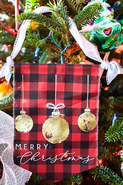 Easy ideas for handmade fabric Christmas ornaments you will cherish for years to come. These special heirloom ornaments are simple and fun to make! Learn how to use gold leaf on fabric and gorgeous detailed stencils with Chalkart or Gel Art Ink.