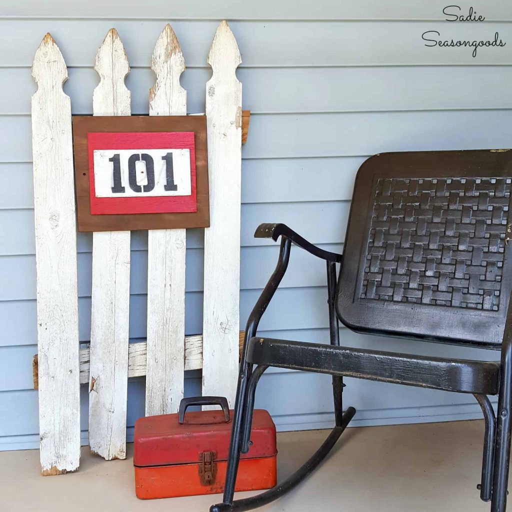 Add picket fence projects to your decor for cute, classic, country, farmhouse decor on a budget! These creative picket fence projects will add instant age and appeal to your home with a budget friendly DIY procetag. #picketfence #DIYfarmhousedecor #budgetdecor #upcycledfenceprojects #easyDIYideas #gardendecor #towelholderideas #DIYanimalaccessories