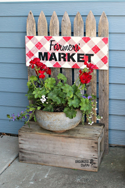 Add picket fence projects to your decor for cute, classic, country, farmhouse decor on a budget! These creative picket fence projects will add instant age and appeal to your home with a budget friendly DIY procetag. #picketfence #DIYfarmhousedecor #budgetdecor #upcycledfenceprojects #easyDIYideas #gardendecor #towelholderideas #DIYanimalaccessories