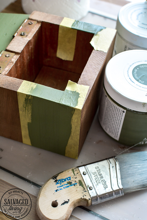 When you find an inexpensive wood box and you need a fresh and easy makeover idea this is an easy way to update a decorative box in minutes. Little wood boxes are perfect for storage and decorating ideas. #woodbox #modernvintage #updateidea #easyDIY #fiveminutecraft #vintagestyledecor