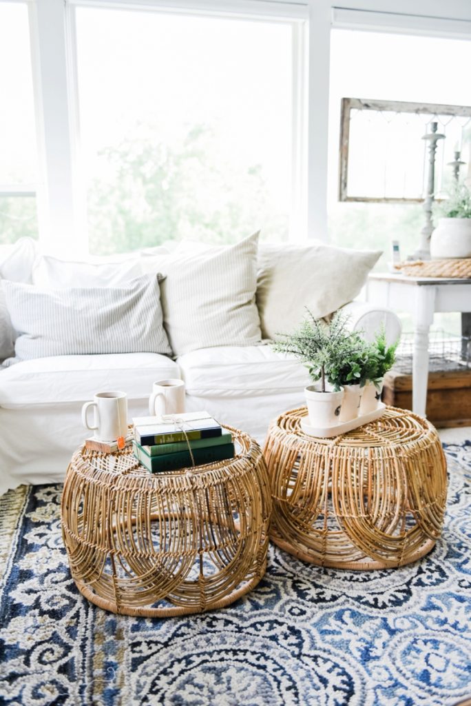 Grab these coffee table decor ideas for a cozy living room. This post is awesome, it has a list of must have elements for cozy coffee table styling plus a list of supply ideas for your cozy coffee table to be magazine worthy! #coffeetablestyle #coffeetabledecor #vignettestyling #decortips #decorating101 #decoratingtips #cozylivingroom #livingroomdecor #coffeetabledecorideas