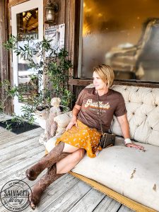 Everything you need to know about Round Top, Texas antiques week, where to stay in Round Top, what to eat in Round Top, what to do in Round Top and more. We had a fabulous girl's weekend getaway to shop the fields of Warrenton and explore the little town of Burton, Texas. Here are my tips and secret to a great Round Top vacation. #travelTexas #antiquesweek #RoundTopTexas #junkGypsies #Royerspiehaven #bedandbreakfast