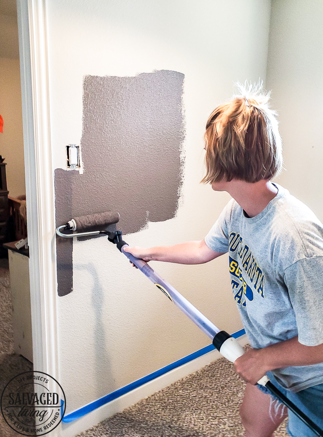 The best tool for painting walls when you want to use a paint roller. Do you wonder when to use a paint sprayer versus a paint roller for painting walls? Here are some questions to ask a about your project to decide what paint technique to use. #paintingtips #howtopaintwalls #paintsprayer #paintroller 