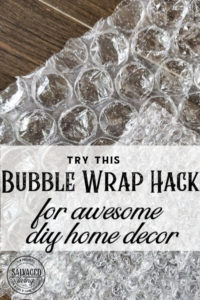 DIY painted terracotta pot idea for cute and easy rustic home decor. This new terra cotta planter goes to shabby chic instantly with this bubble wrap painting hack! Perfecr for spring decorating or a cuteorganization idea, making over a terracotta pot is so simple! #bubblewrap #burlapprojectidea #springplanter #rusticdecor