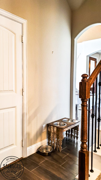 Does you house lack built in charm? Add your own with this diy built in plate rack tutorial. You will learn how to build a wall plate rack and how to decorate a plate rack for vintage style charm and a cozy home. #cozyhome #farmhousekitchen #kitchendisplay #butlerspantry