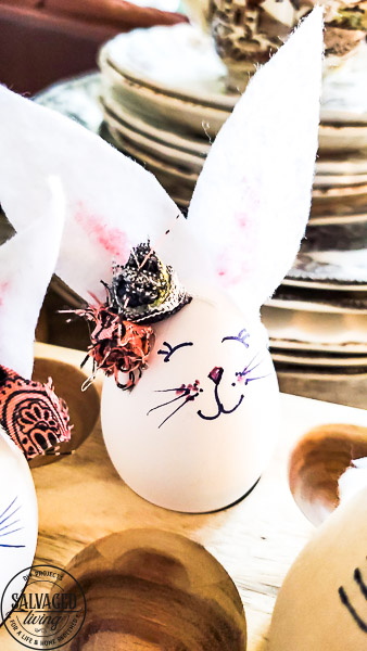 This easy Easter craft if fun to do with kids or as elegant farmhouse Easter decor. Make Easter Bunny eggs. Simple spring craft idea that only take a few supplies from the Target dollar spot or the dollar store! #eastercraft #dollartreecraft #Easterdecor #craftwithkids