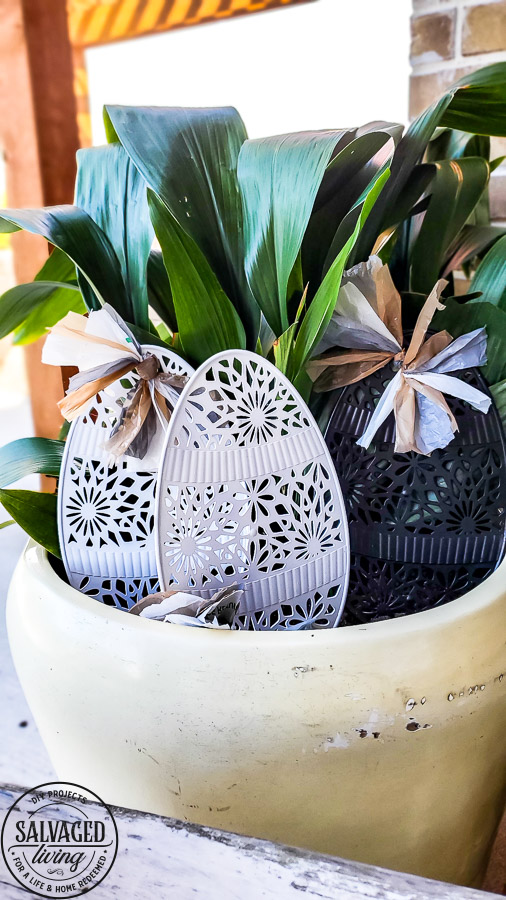 Try this easy idea for dollar store yard decor for Easter. You can get a fun farmhouse look for Easter decorations with this budget friendly Easter craft. I like to add yard decor to potted plants on my patio or potted plants inside. Who says yard art has to stay outside? #yarddecor #dollartreecraft #eastercraft #easterdecoridea