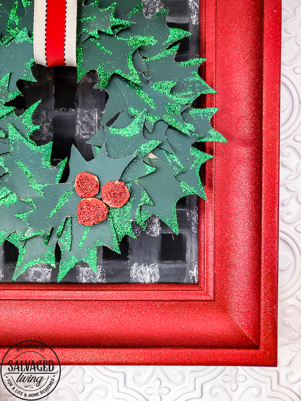 check out this old picture frame makeover for Christmas decorating using glitter spray paint for a beautiful holiday wall art project on a budget! #buffalocheckChristmas #framemakeover #DIYChristmas #handmadeChristmas