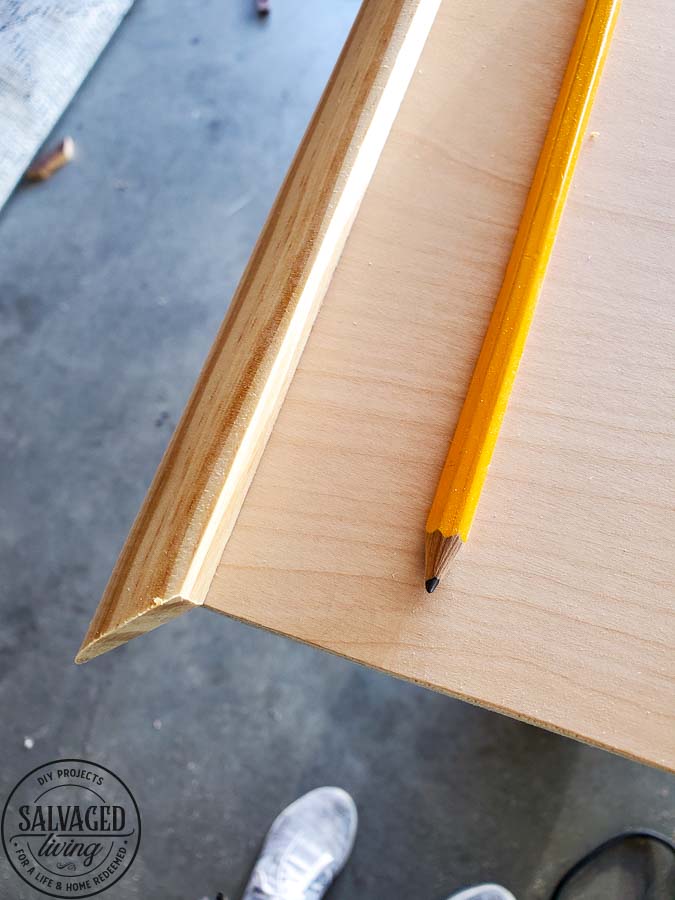 Learn how to build a tabletop for your dog crate or kennel and make an eyesore of a pet product into pretty pet furniture! #stylishpetdecor #petideas #dogcrate #dogkennelfurniture