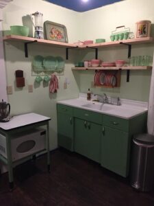 kitchen plate rack with vintage finds