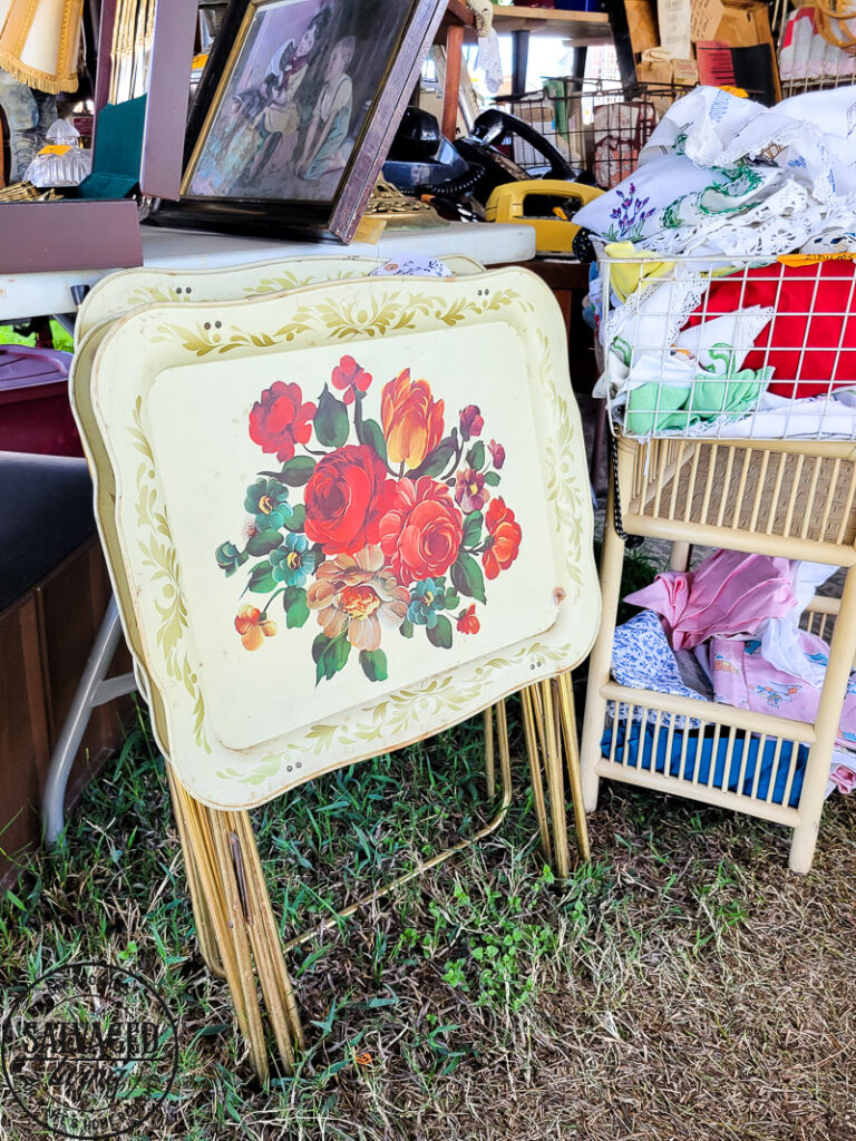 Thrift shopping at Round Top Antiques Week down in Texas is a vintage shopping trip bucket list stop. Come see the vintage trends from Warrenton and Round Top flea market! You'll find Silver home decor, vintage landscape prints and vintage game pieces in style this year, plus so many more. #vintagetrends #antiqueideas #thriftedshop #vintagehomedecor #roundtoptexas