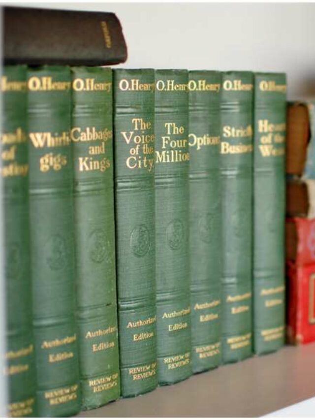cropped-bookshelf-decor.jpeg