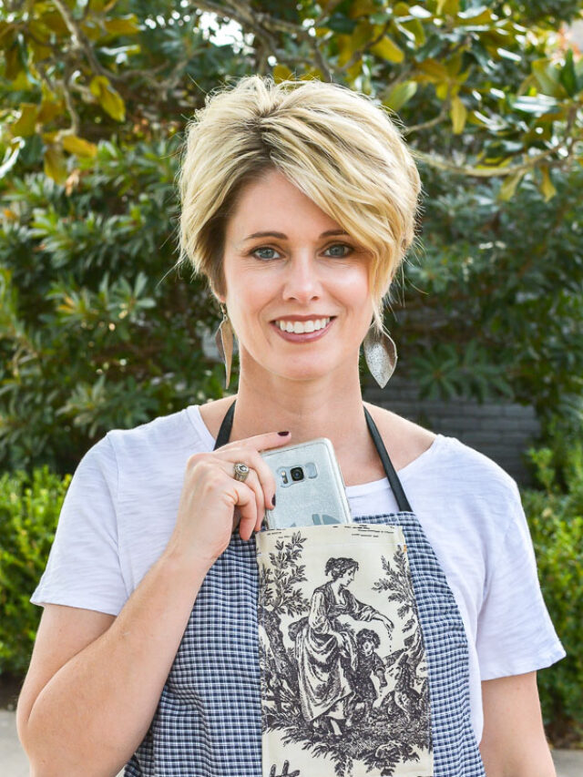 cropped-DIY-craft-apron-from-scraps-1.jpeg