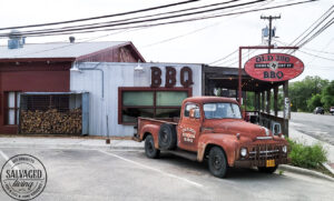 10 things to do in Blanco, Texas. Visit this small Texas town in the hill country, just minutes away from San Antonio, Austin, Wimberly, Marble Falls you can fisn and swim in the Blanco RIver, eat delicious Texas BBQ, and enjoy live country music while you soak in the small-town vibe. #VisitBlancoTx #travelTexas #smalltownTexas