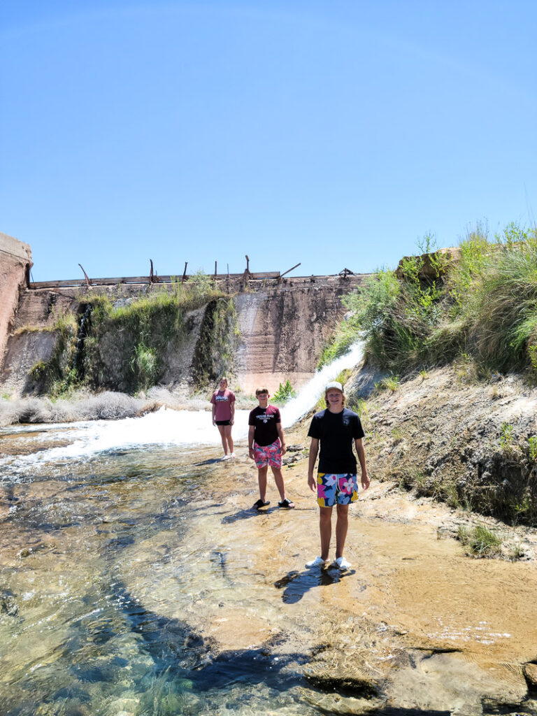 An RV vacation to the Grand Canyon, follow along on our Grand Canyon vacation adventure and see how this single mom took her kids on an epic road trip! #grandcanyonrv #singlemomtrip 