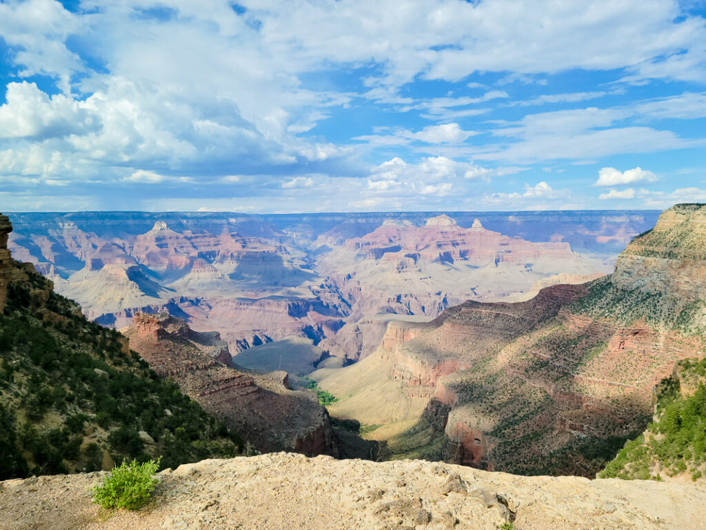 An RV vacation to the Grand Canyon, follow along on our Grand Canyon vacation adventure and see how this single mom took her kids on an epic road trip! #grandcanyonrv #singlemomtrip