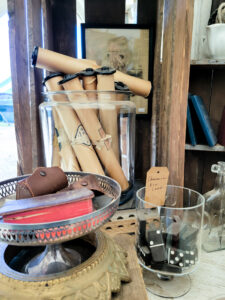 Vintage Trends from Round Top Antiques Week in Round Top, Texas. Come see what is hot in home decor and thrifted finds by shopping this massive, famous fleam market downin Texas. #trendalert #vintagedecor #warrenton