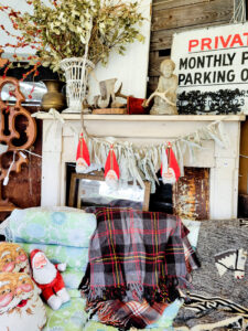 Vintage Trends from Round Top Antiques Week in Round Top, Texas. Come see what is hot in home decor and thrifted finds by shopping this massive, famous fleam market downin Texas. #trendalert #vintagedecor #warrenton