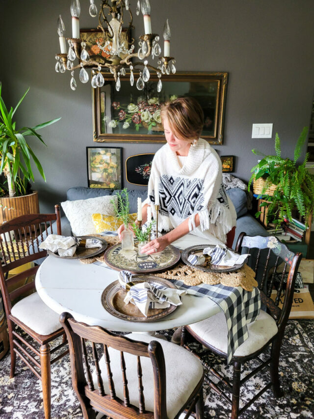 SIMPLE FRENCH INSPIRED TABLE