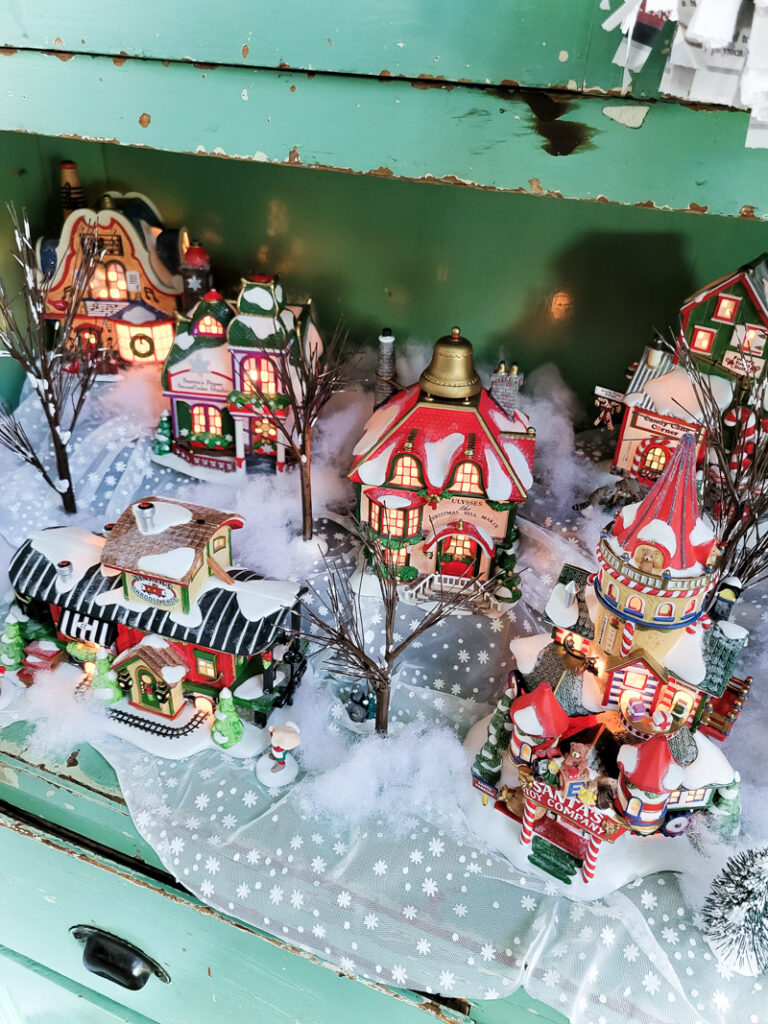 DIY cardboard gingerbread mantel ideas for your budget friendly Christmas decor. Paper crafting for Christmas is easy, gingerbread men and candy canes make this home full of child like joy for the holiday season! #gingerbreadcraft #papercraft #cardboardcraft