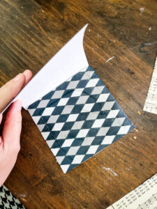 How to make a corner bookmark, the perfect bookmark to save your book and reading spot, fabulous gift for book lovers, sunday school, church groups, kids and stocking stuffers. Easy to make paper craft you can create these DIY bookmarks with cardboard, paper, felt, fabric and tons of other mixed media options! #booknerd #papercraft #bookproject