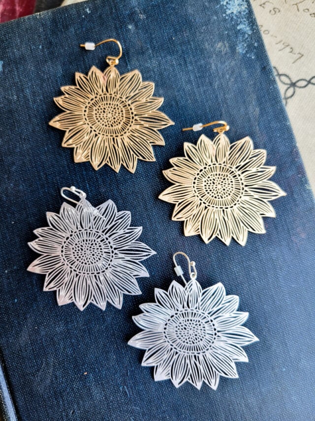 spring 2023 womens kimonos and jewelry ideas-53