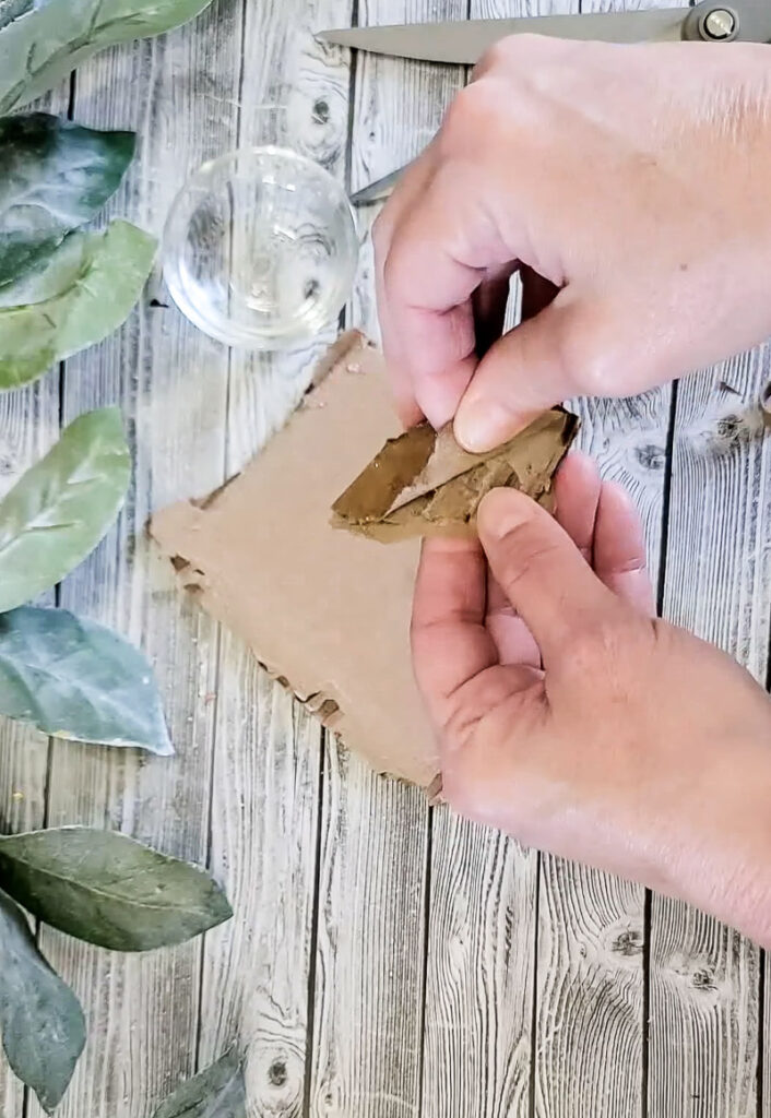 Don't throw away your old cardboard boxes, I'm going to show you how to turn cardboard into cute decor... it's easier than you think! #budgetfriendly #cardboarddiy #easyDIY #kidfriendly