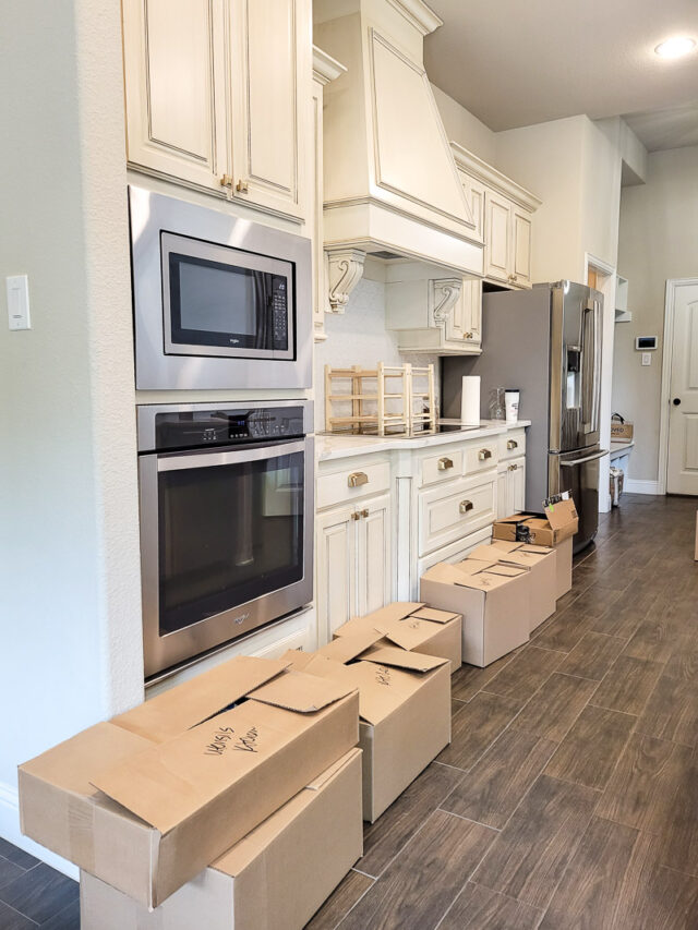 Moving is hard work-- but here's 7 BIG tips and tricks you might not have considered yet! I hope they help!! #moving #packing #boxes