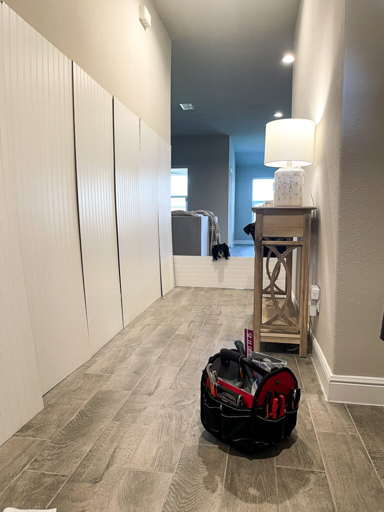 If you're in need of an easy hallway update, I've got just the thing for you! It's budget friendly and doable...even for beginners!