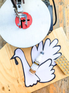 DIY Wood Turkey to add to your fall decor lineup. Add this precious cut-out turkey to a fall plant or pumpkin to make the cutest turkey decor in town. Who knew you could have a turkey mum or a pumpkin turkey in no time!? Plus see the best way to stain your wood crafts with this handy product I found. Honestly, a no-mess wood stain is here and you are gonna love using it on all your stained wood craft projects! #nomessstain #fallDIY #scrollsawproject #turkeydecoridea