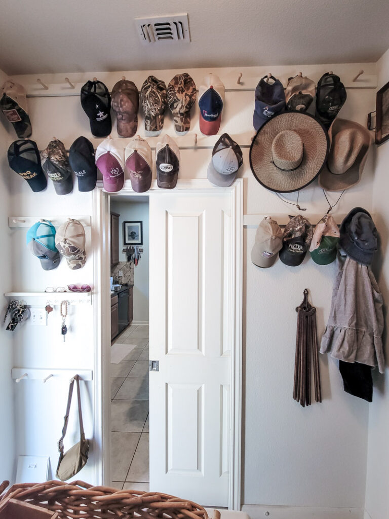 I'm a girl who loves vintage style... even when it comes to how to store baseball hats. If that's your vibe too, SEE THIS! #vintagestyle #hatstorage #baseballhat #baseballhatstorage