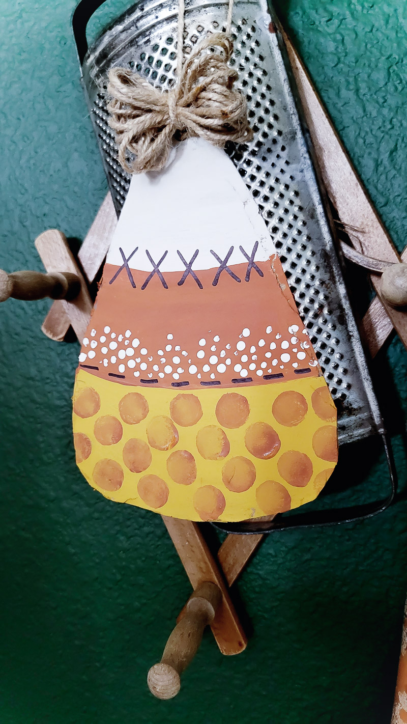 DIY Candy Corn Decor with Free Pattern - Kim Pepper Blog
