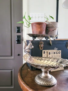 Interior door makeovers to give your home a fresh look. Check out all these great interior door update ideas you can do in a day. Adding new hardware to replace your old knobs is number one on the home update list. #agelessironhardware #doormakeover $homeupdate #onedayproject #interiordoorideas
